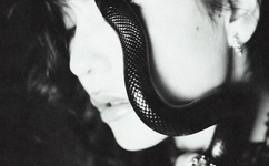 韩女艺人称在日演出被袭胸